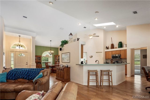 5799 N Oakmont Drive, Beverly Hills, FL 34465
