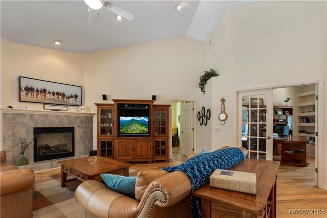 5799 N Oakmont Drive, Beverly Hills, FL 34465