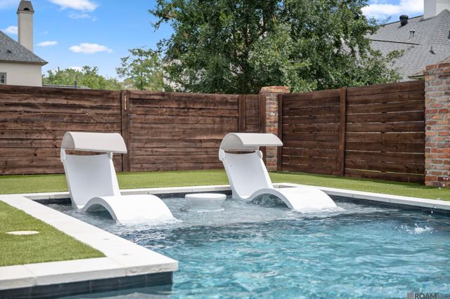 17968 Silver Creek Ct, Baton Rouge, LA 70810