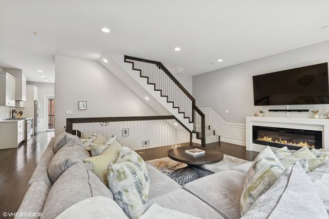 7771 Van Buren Street 3, Forest Park, IL 60130