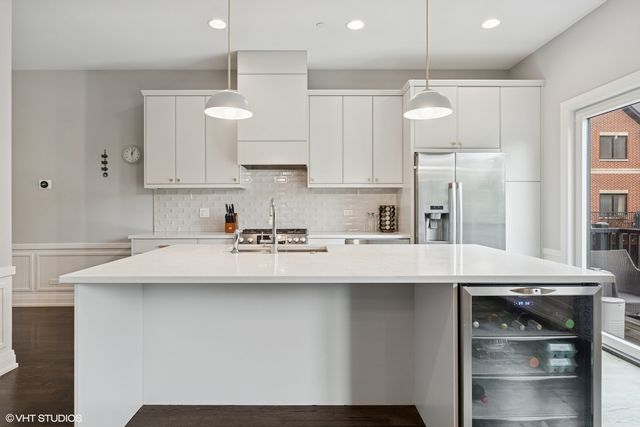 7771 Van Buren Street 3, Forest Park, IL 60130