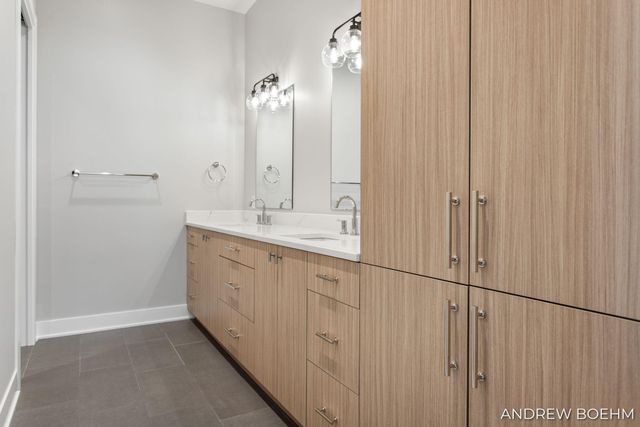 159 S River Avenue 404, Holland, MI 49423