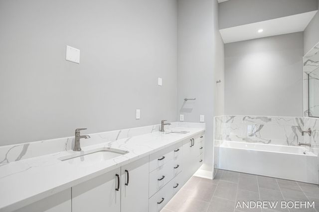 159 S River Avenue 404, Holland, MI 49423