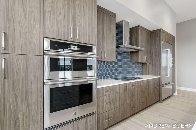 159 S River Avenue 404, Holland, MI 49423