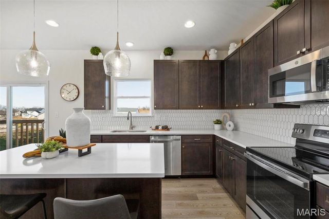2 Royal II at Riverstone, Florissant, MO 63031