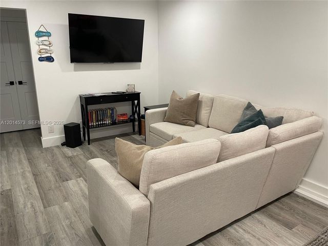 326 Wilson St 106, Hollywood, FL 33019