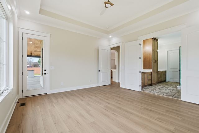 116 Bradley Ln, Cottontown, TN 37048