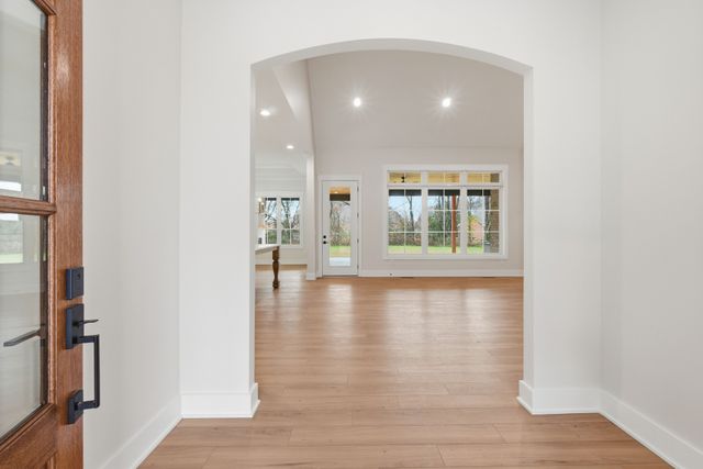 116 Bradley Ln, Cottontown, TN 37048