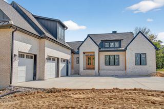 116 Bradley Ln, Cottontown, TN 37048