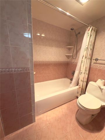 3675 N Country Club Dr 109, Aventura, FL 33180