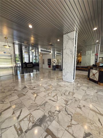 3675 N Country Club Dr 109, Aventura, FL 33180