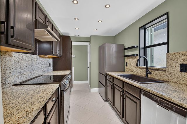 149 NW 70th Street 106C, Boca Raton, FL 33487