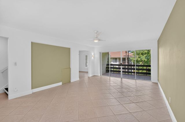 149 NW 70th Street 106C, Boca Raton, FL 33487