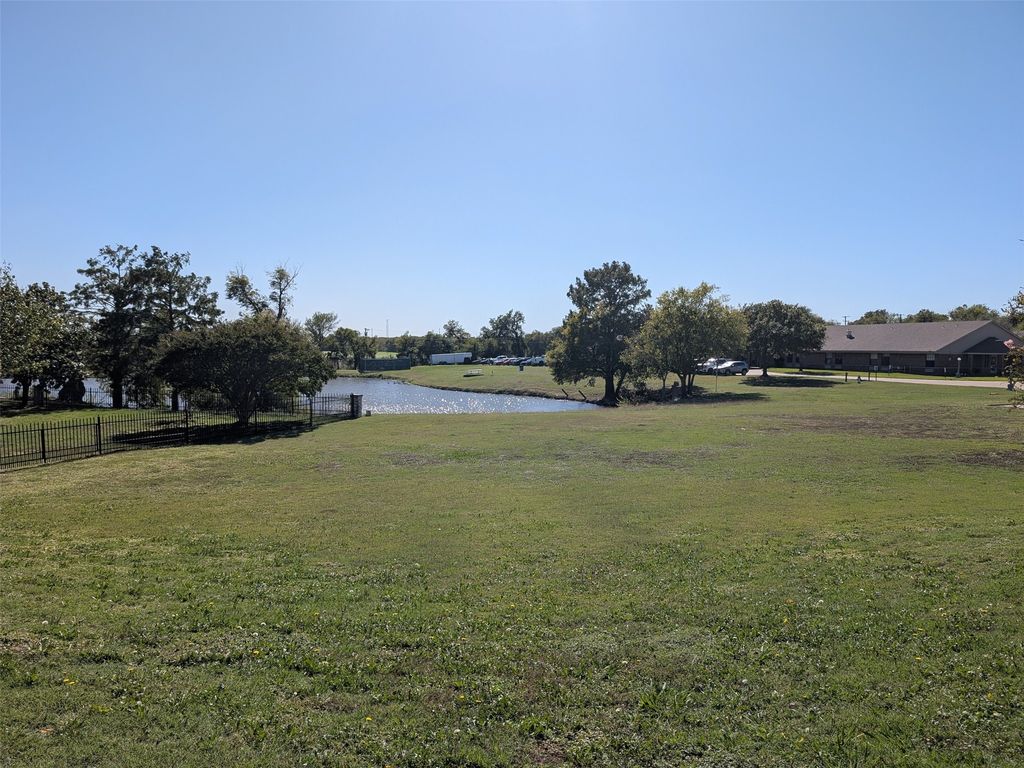 115 Meadowview Drive 4, Justin, TX 76247