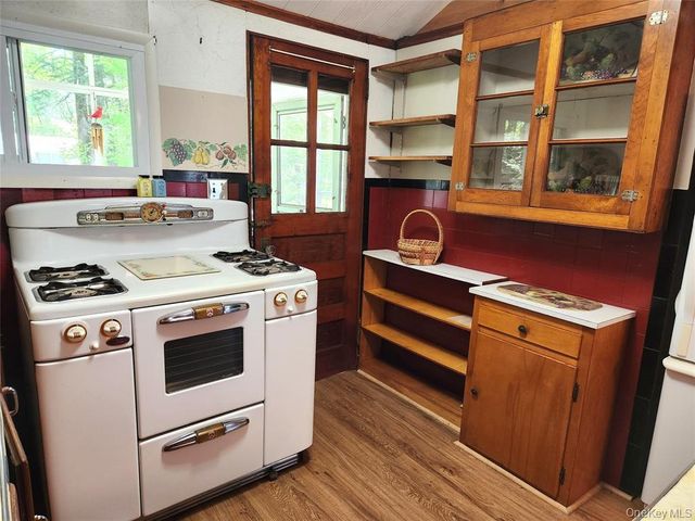 45 W Kenoza Place, Smallwood, NY 12778