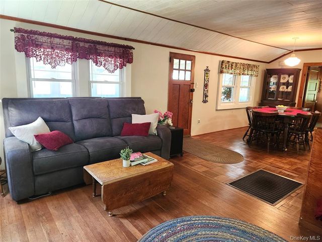 45 W Kenoza Place, Smallwood, NY 12778