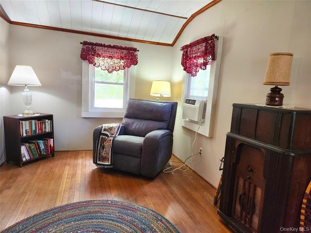 45 W Kenoza Place, Smallwood, NY 12778