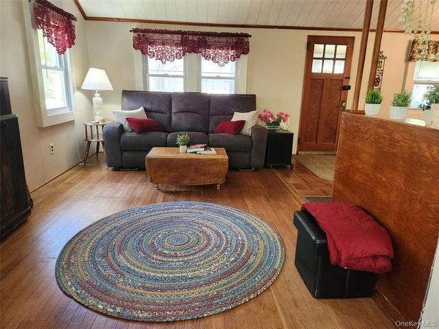 45 W Kenoza Place, Smallwood, NY 12778