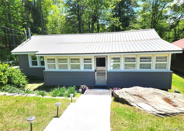 45 W Kenoza Place, Smallwood, NY 12778