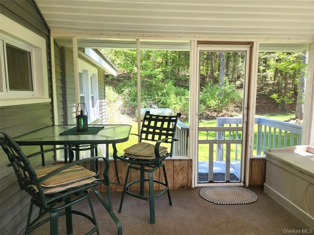 45 W Kenoza Place, Smallwood, NY 12778