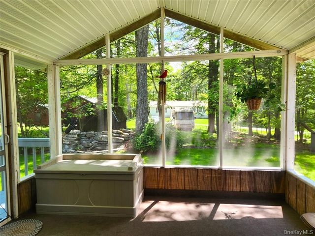 45 W Kenoza Place, Smallwood, NY 12778