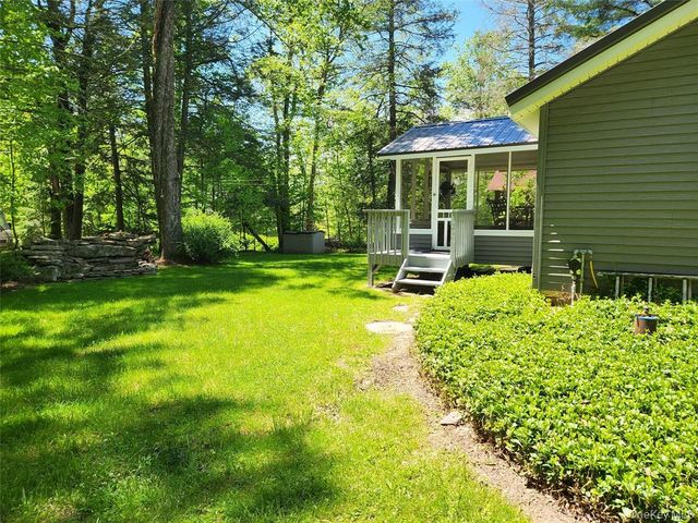 45 W Kenoza Place, Smallwood, NY 12778