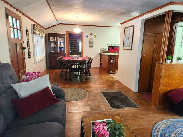 45 W Kenoza Place, Smallwood, NY 12778