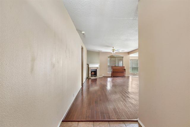 18619 Woodbreeze Drive, Humble, TX 77346