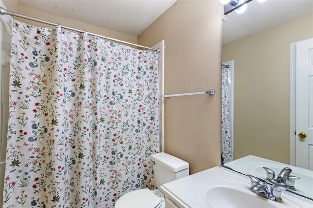 18619 Woodbreeze Drive, Humble, TX 77346