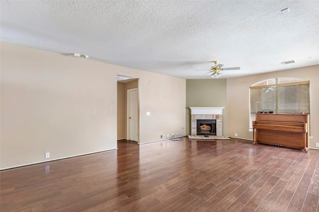 18619 Woodbreeze Drive, Humble, TX 77346