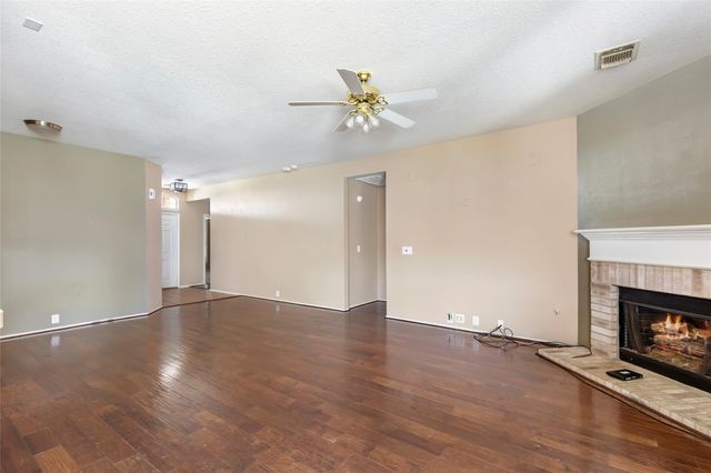 18619 Woodbreeze Drive, Humble, TX 77346