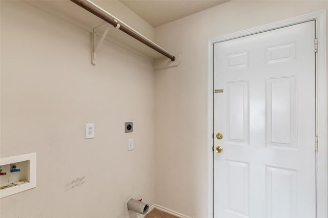 18619 Woodbreeze Drive, Humble, TX 77346