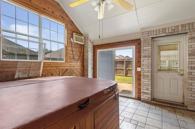 18619 Woodbreeze Drive, Humble, TX 77346
