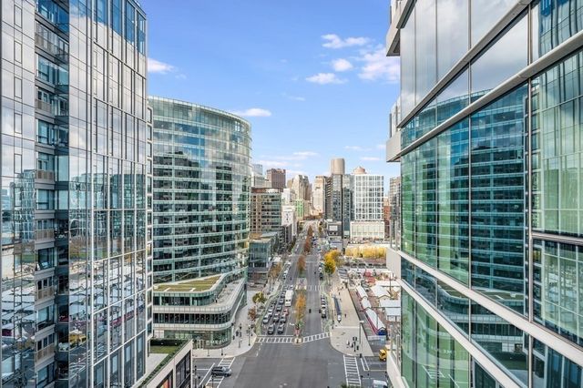 150 Seaport Blvd 17A, Boston, MA 02210