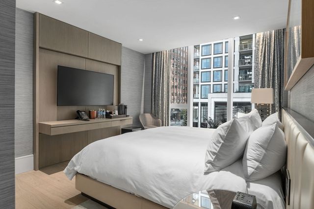 150 Seaport Blvd 17A, Boston, MA 02210