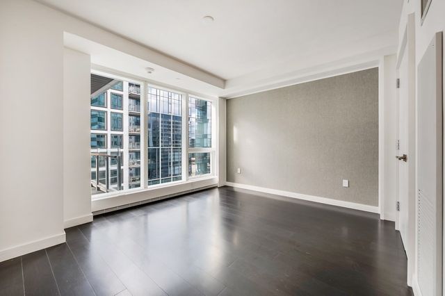150 Seaport Blvd 17A, Boston, MA 02210