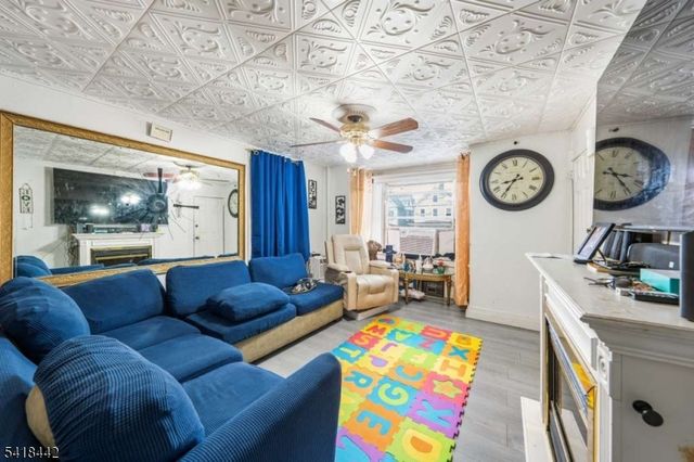 180 State St, Perth Amboy City, NJ 08861