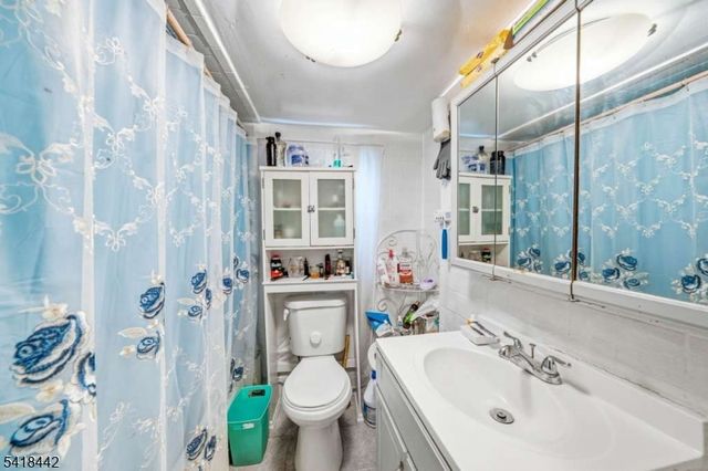 180 State St, Perth Amboy City, NJ 08861