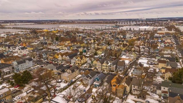 180 State St, Perth Amboy City, NJ 08861