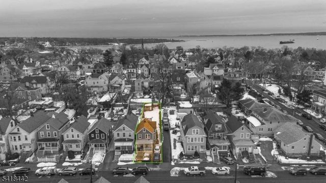 180 State St, Perth Amboy City, NJ 08861