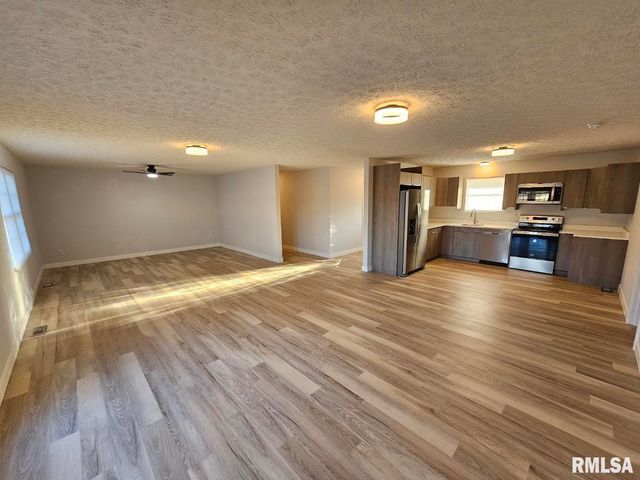 10457 N Puckett Lane, Mt Vernon, IL 62864