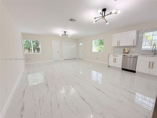4340 SW 19th Street, West Park, FL 33023