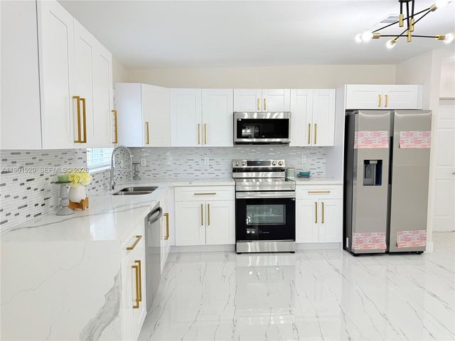 4340 SW 19th Street, West Park, FL 33023