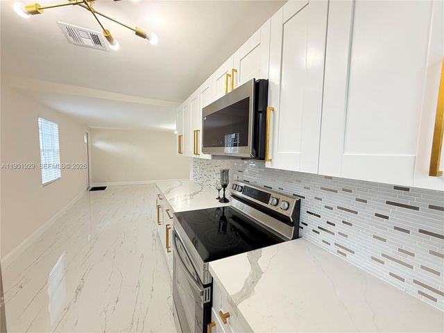 4340 SW 19th Street, West Park, FL 33023