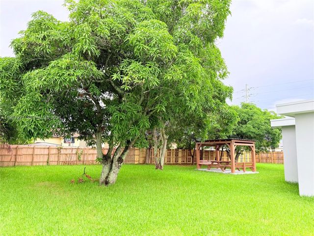 4340 SW 19th Street, West Park, FL 33023