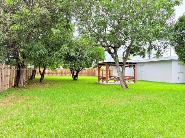 4340 SW 19th Street, West Park, FL 33023