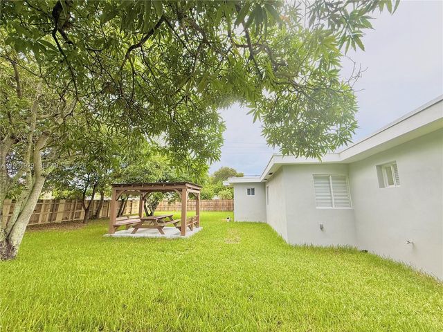 4340 SW 19th Street, West Park, FL 33023