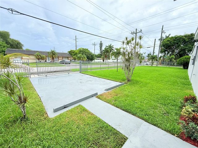 4340 SW 19th Street, West Park, FL 33023