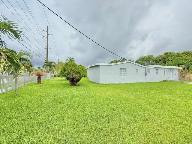 4340 SW 19th Street, West Park, FL 33023