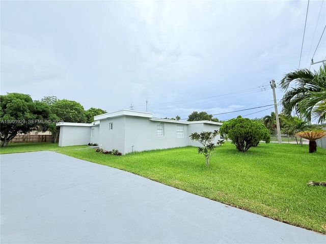4340 SW 19th Street, West Park, FL 33023
